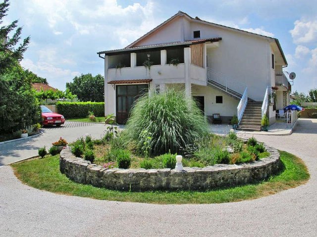 TEA apartmány - Lindar Pazin AP1 (2+2)