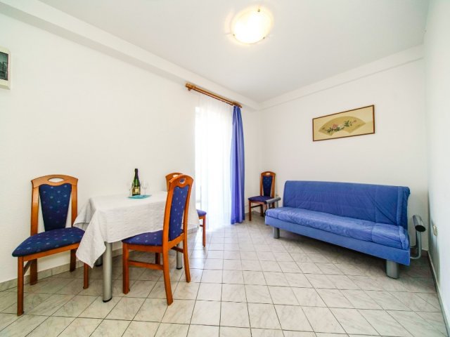 Apartman Postira