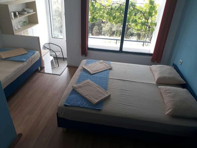 Apartmani u Dobrim Vodama, 200 metara od plaze.