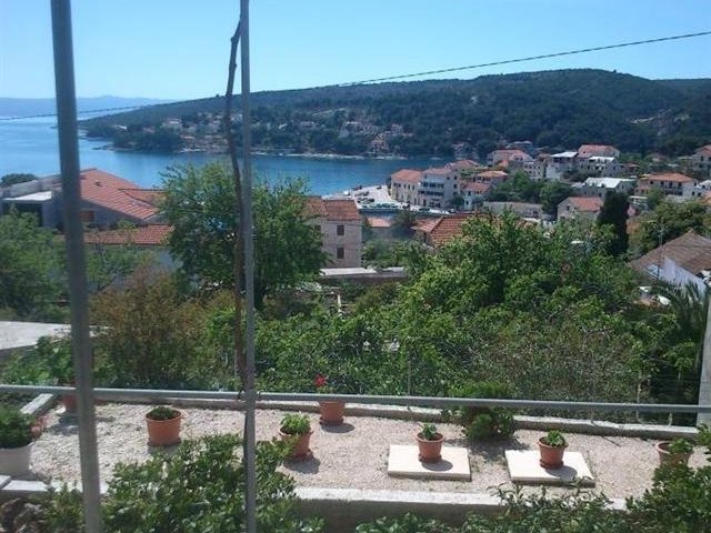 Apartments Sumartin A2+2 island of Brac