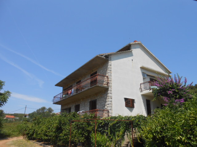 Apartments Carić - Jelsa AP1 (2+1)