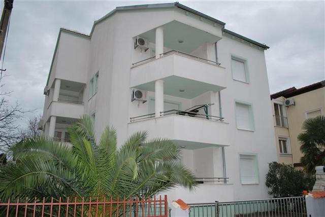 Apartmani Adriana AP1 (2+2)