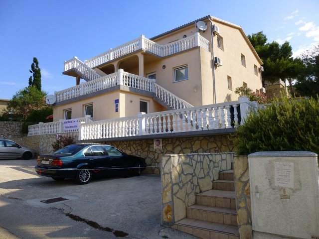 Villa Rosmarin - Omisalj APARTMANI A1-BRUNI-BEATE- ROSI (2+2)