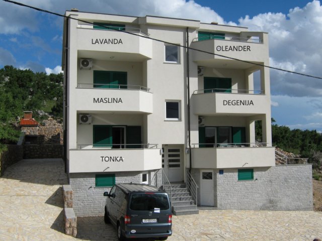 VILLA LUCE  Apartments , Degenija 4+1